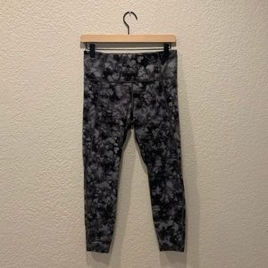 Athleta Salutation 7/8 Tight